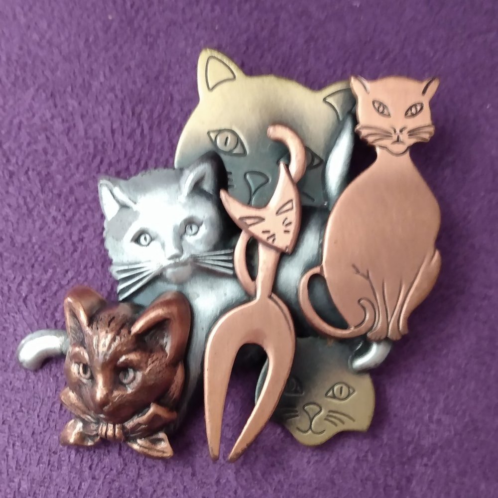 Multi-Cat Brooch